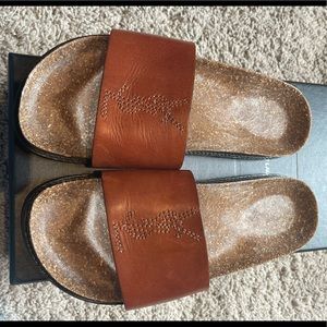 YSL Joan slides size 39. Excellent Condition